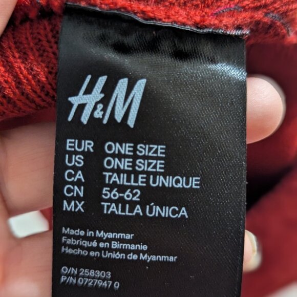 H&M Burgundy Knit Beanie - Picture 4 of 4